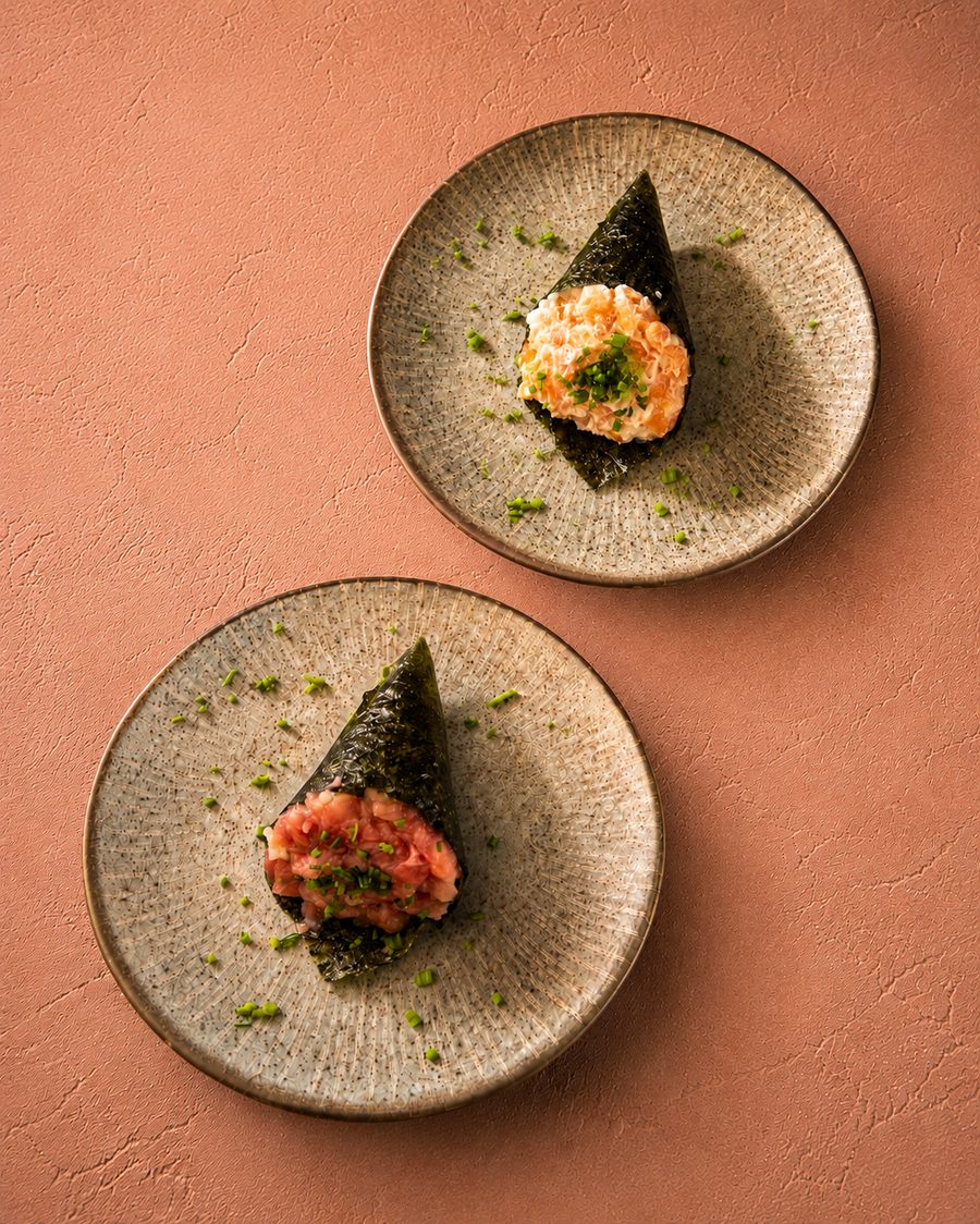 Temakis de salmão e atum picante